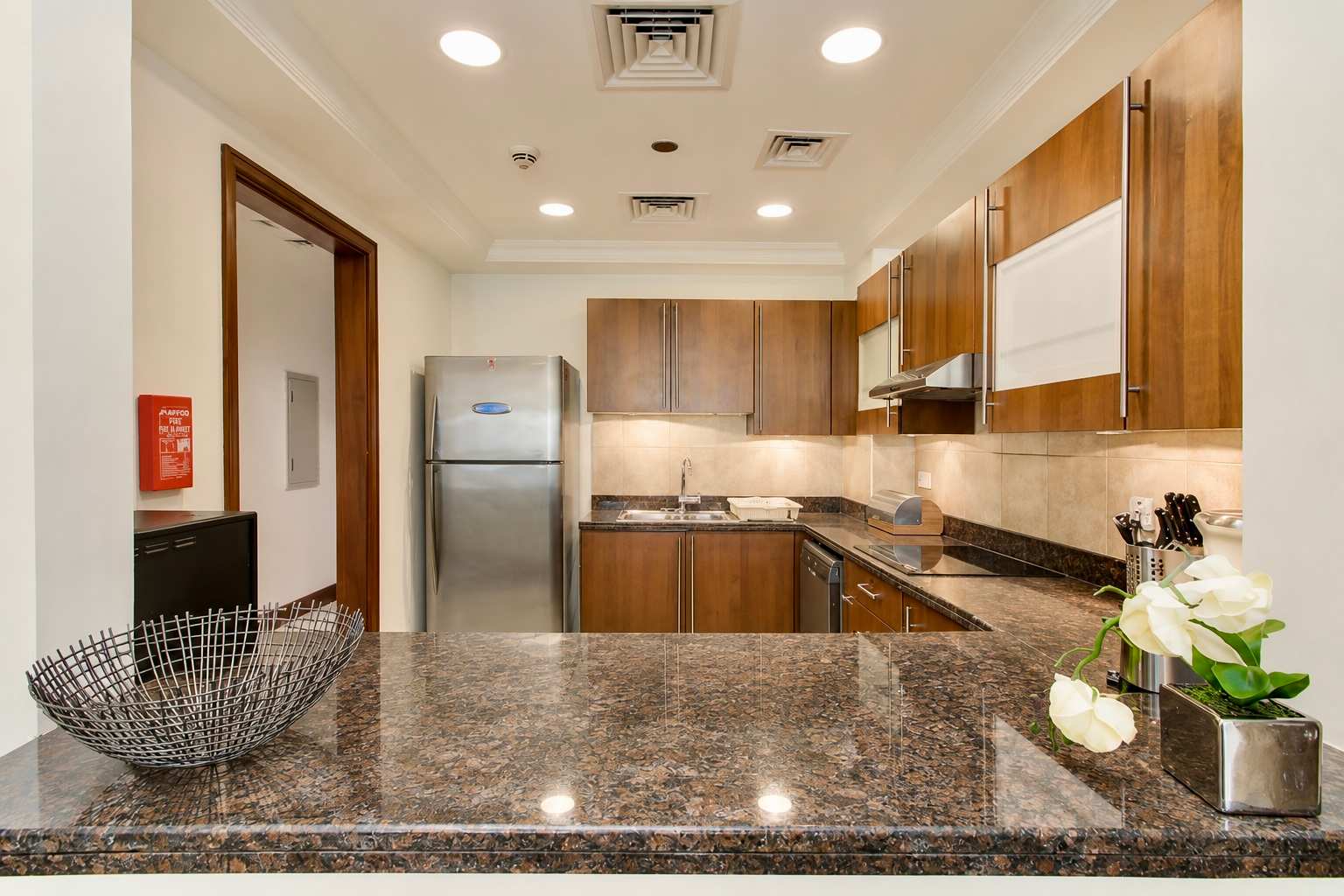 Palm Jumeirah Beach Access Apartment - Image 8