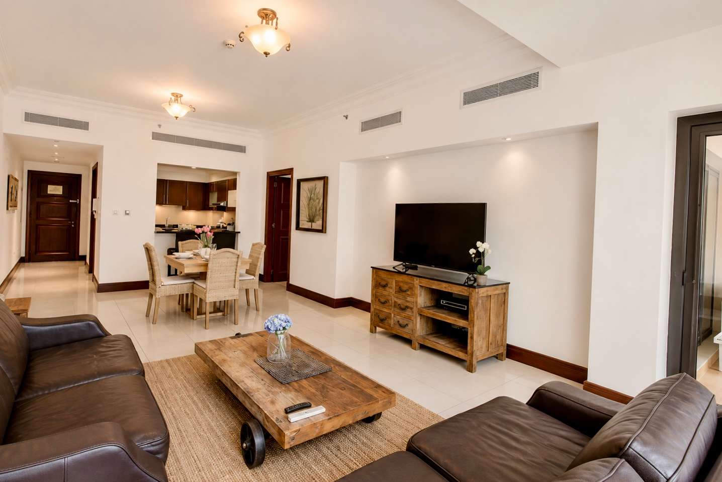 Palm Jumeirah Beach Access Apartment - Image 2