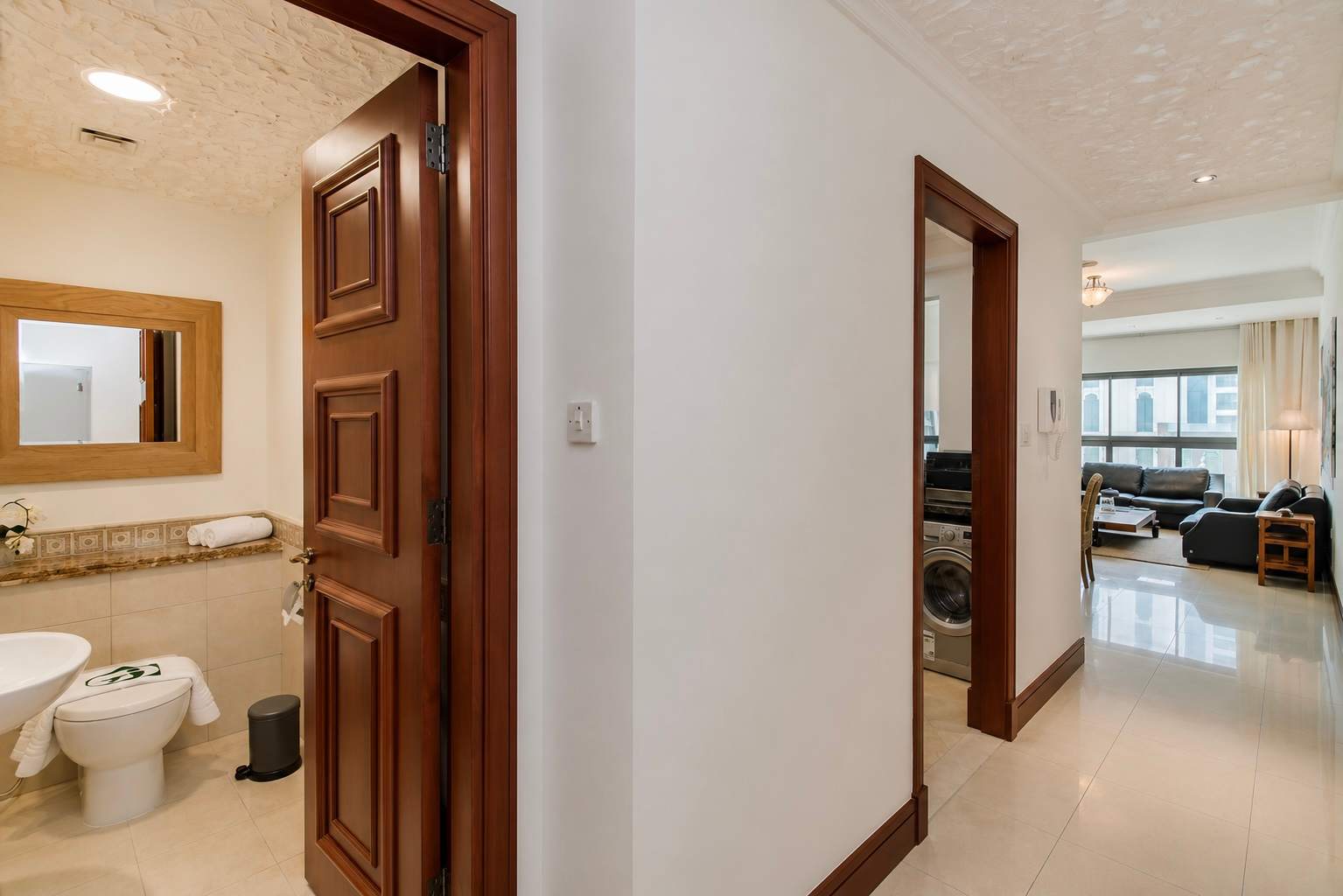 Palm Jumeirah Beach Access Apartment - Image 18