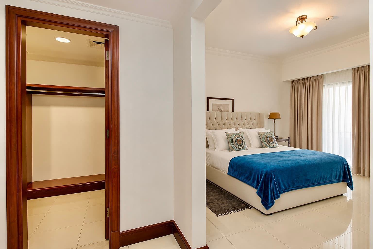 Palm Jumeirah Beach Access Apartment - Image 13