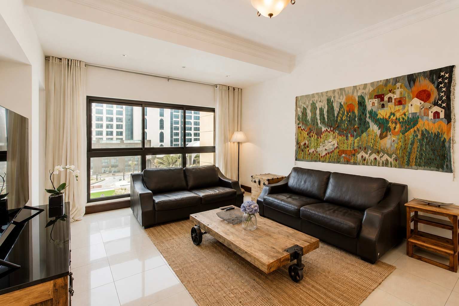 Palm Jumeirah Beach Access Apartment - Image 1