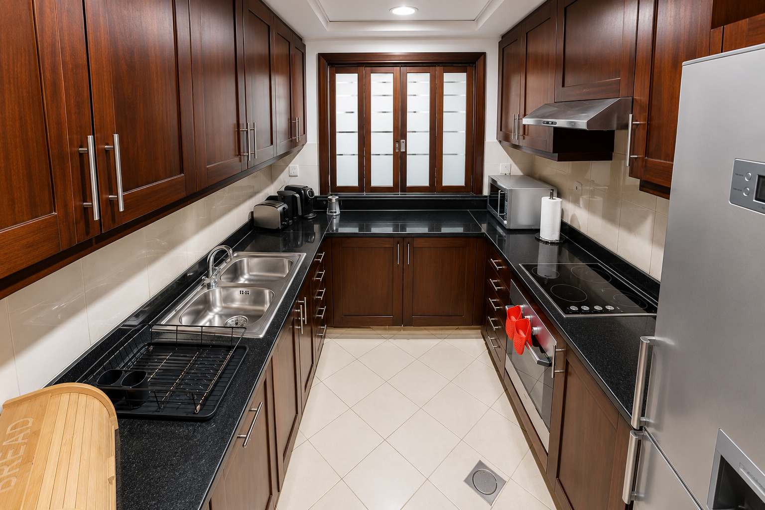 Golf Towers 1BR Apartment in Dubai - Image 9