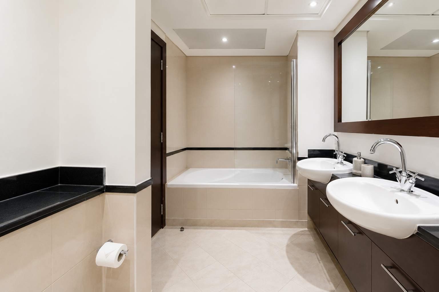 Golf Towers 1BR Apartment in Dubai - Image 16