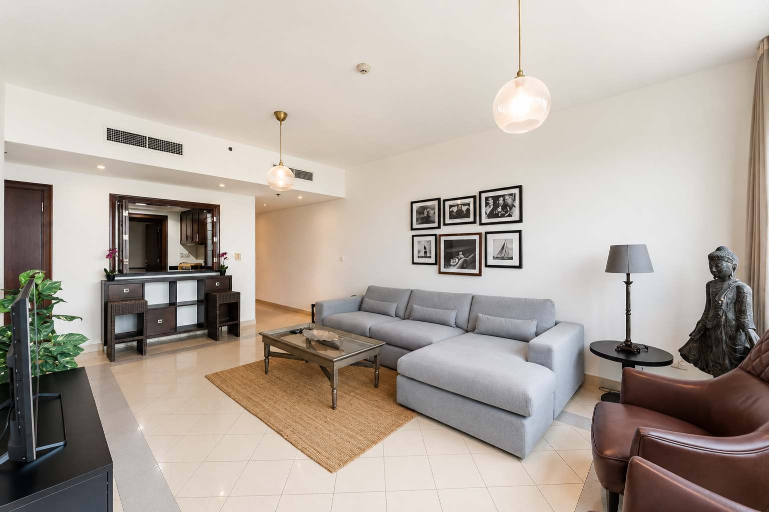 Golf Towers 1BR Apartment in Dubai - Image 3