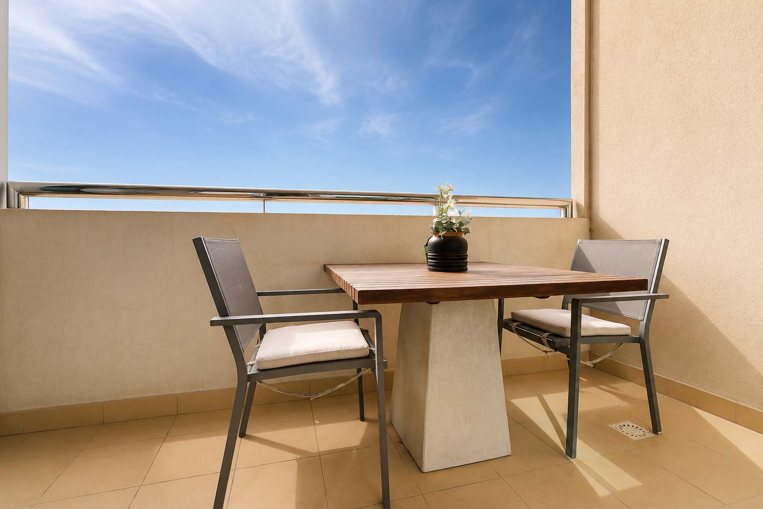 Golf Towers 1BR Apartment in Dubai - Image 18