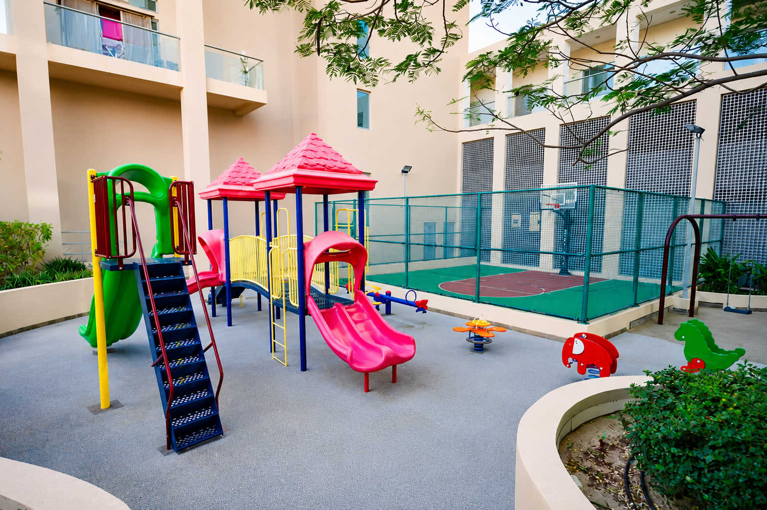 Golf Towers 1BR Apartment in Dubai - Image 25