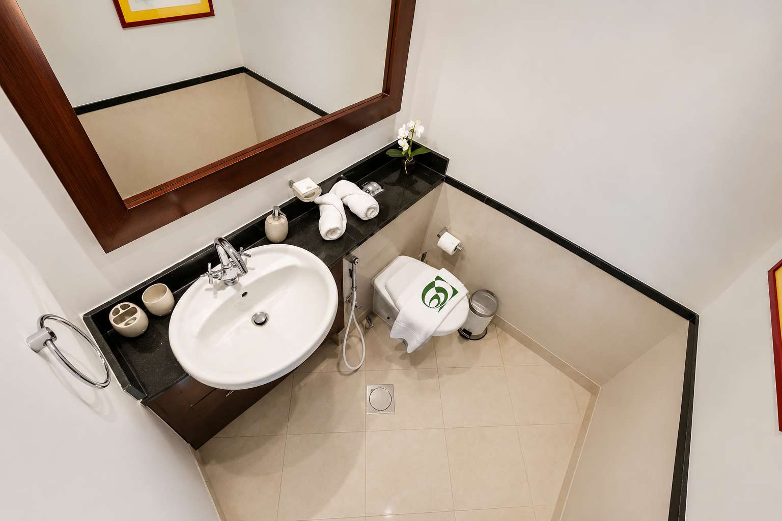 Golf Towers 1BR Apartment in Dubai - Image 17