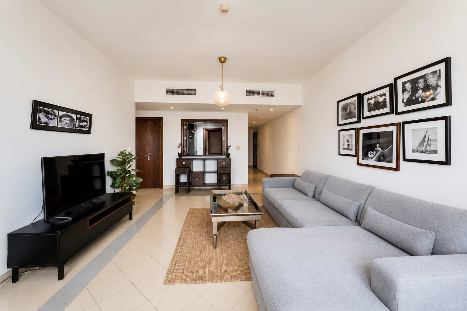 Golf Towers 1BR Apartment in Dubai - Image 4