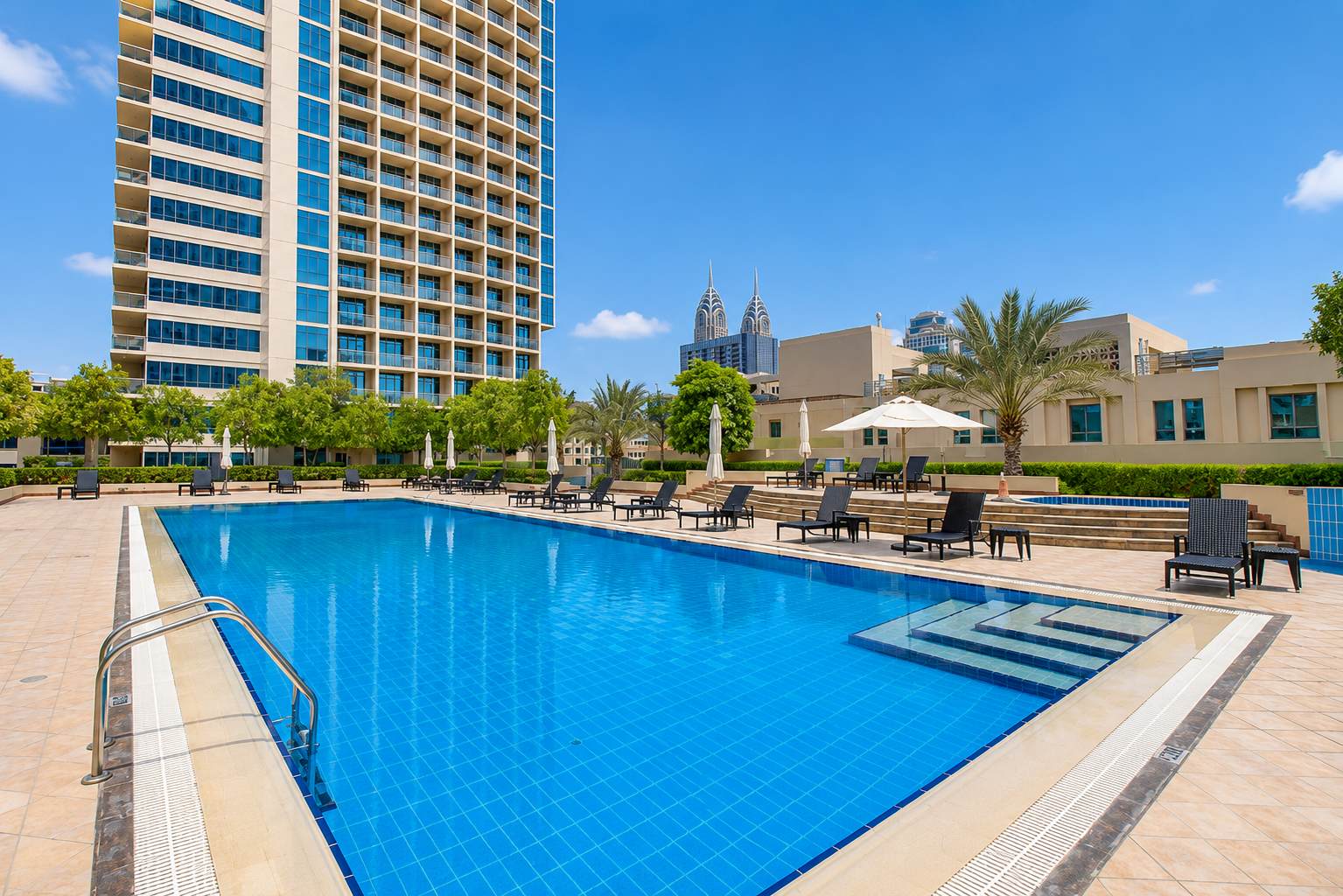 Golf Towers 1BR Apartment in Dubai - Image 20