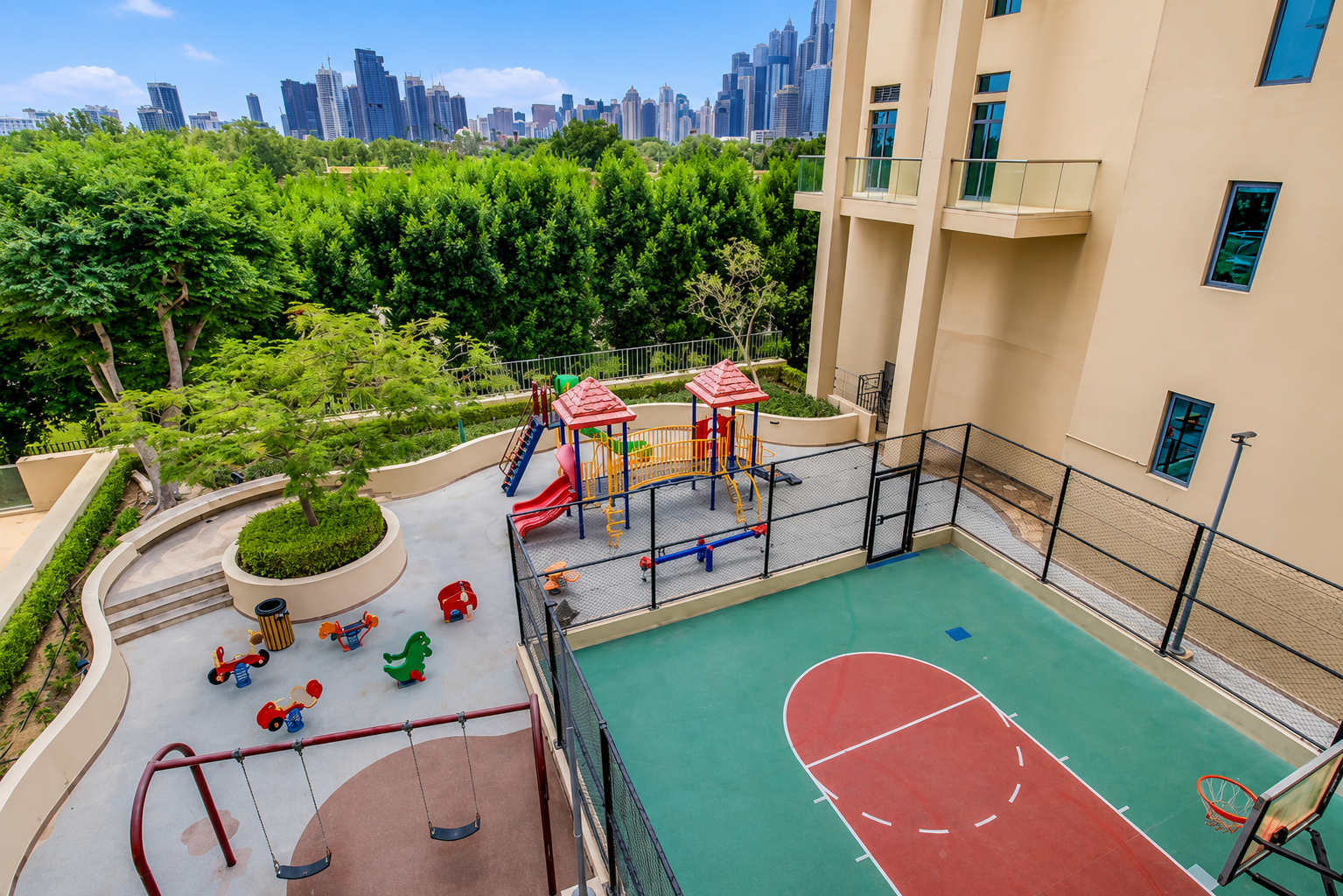 Golf Towers 1BR Apartment in Dubai - Image 26
