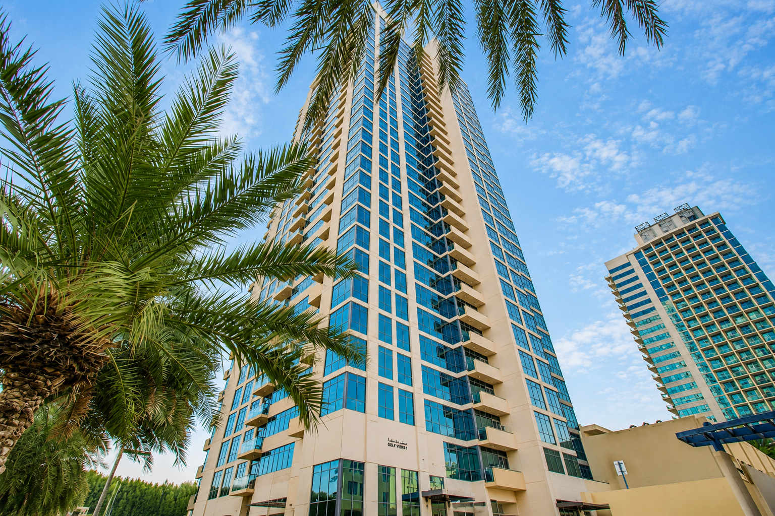 Golf Towers 1BR Apartment in Dubai - Image 29