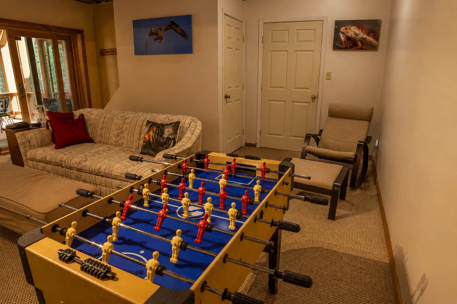 River Cabin w/Kayak, Fire Pit, WiFi & Game Room