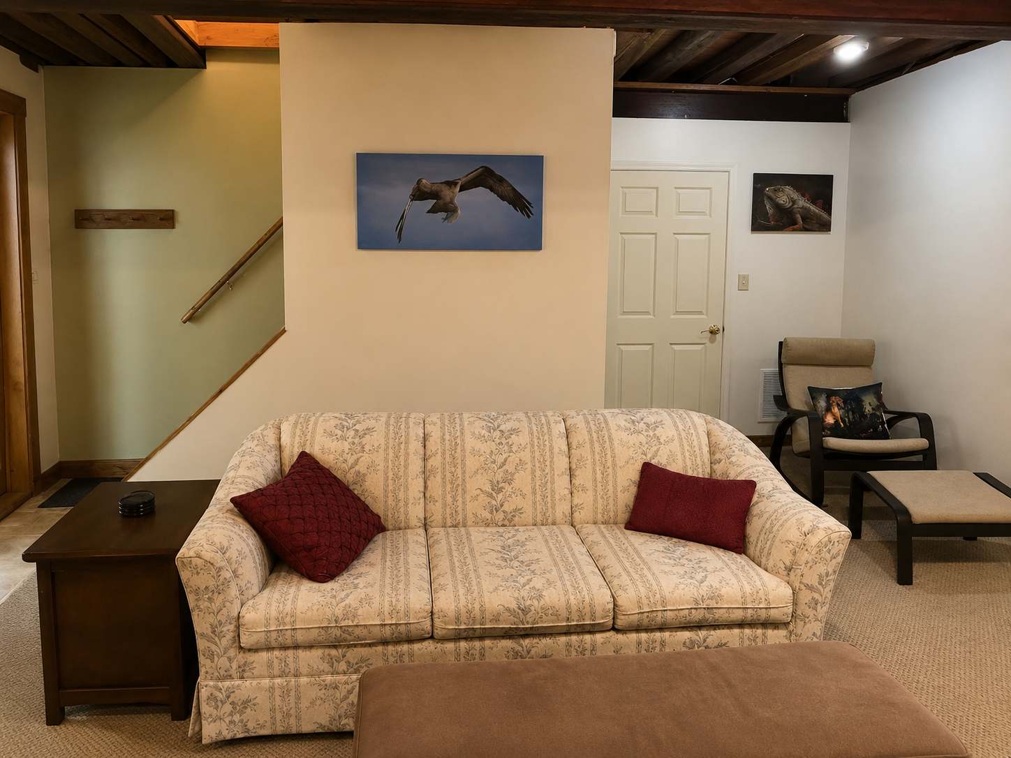 River Cabin w/Kayak, Fire Pit, WiFi & Game Room