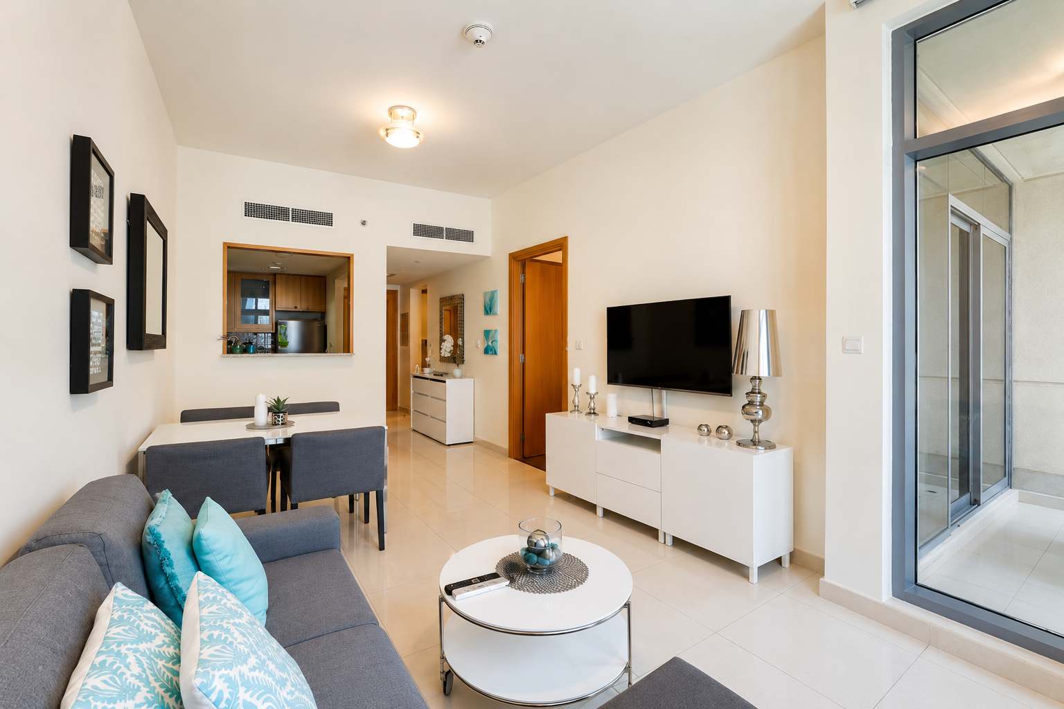 Dubai Apartment: 1BR with Pool, Gym & Balcony - Image 2