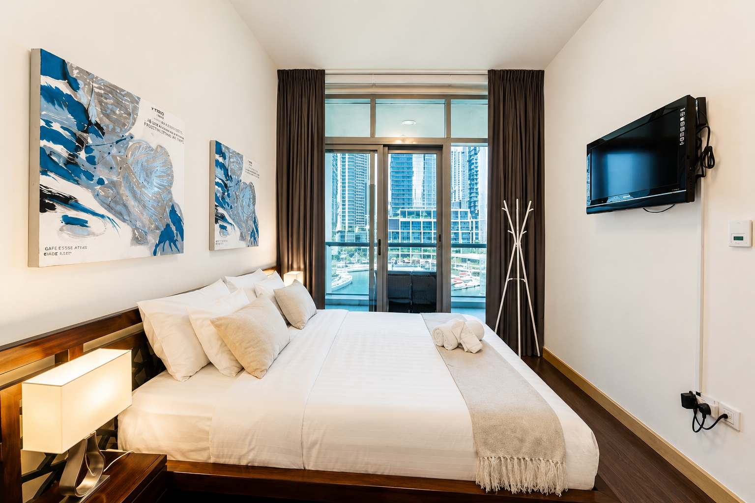Dubai Apartment: 1BR with Pool, Gym & Balcony - Image 12