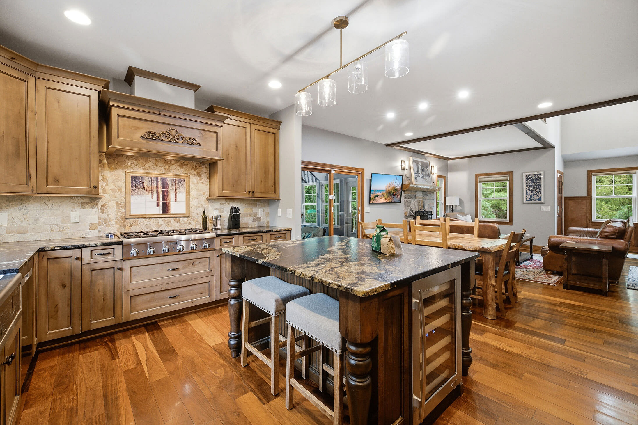 Serving and entertaining is a breeze here.