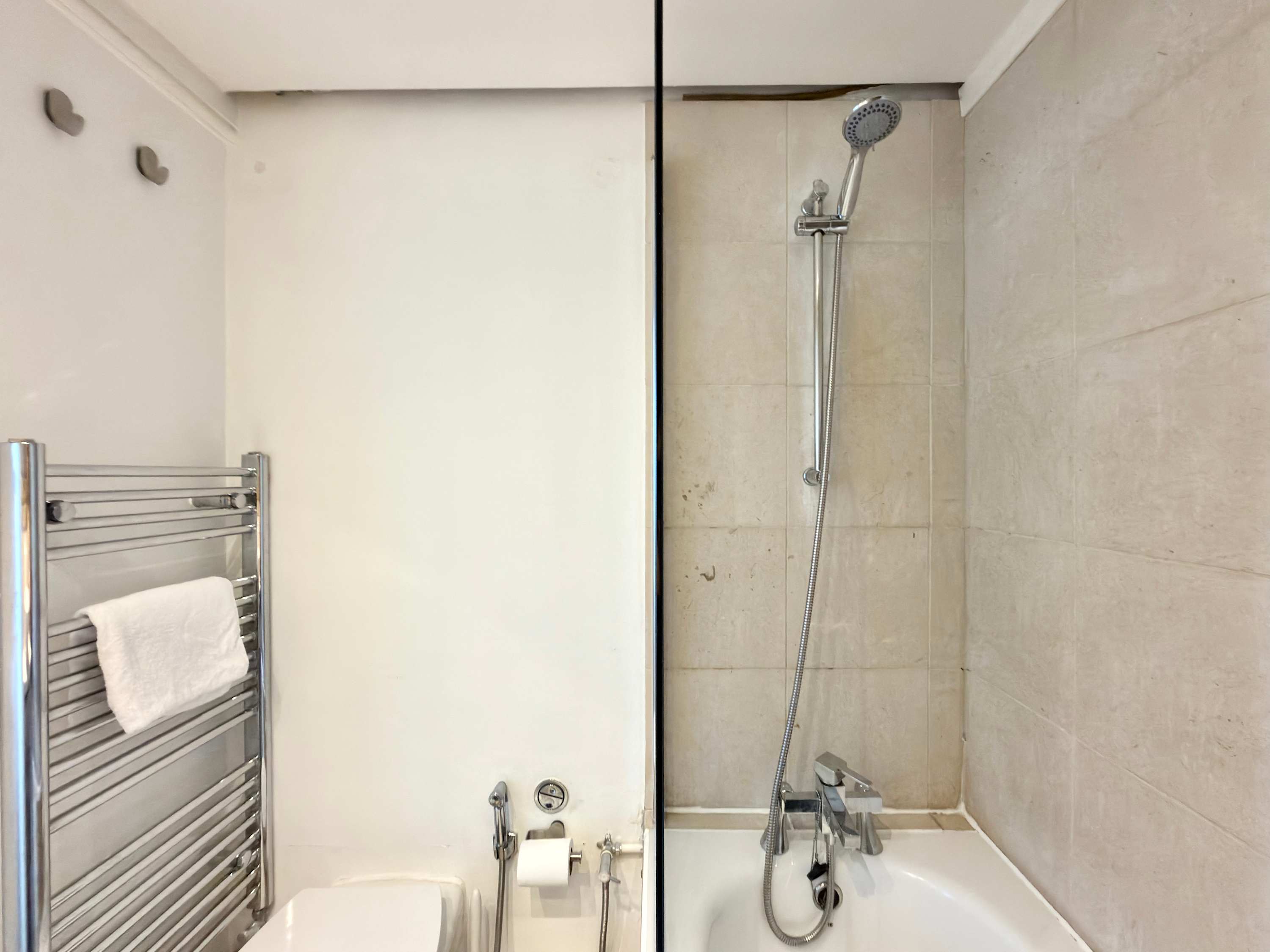 South Ken Rooftop Loft, Treetop Views, Hyde Park in Onslow Gardens 28 SW7 3AG - Property image 37 - VivreStays