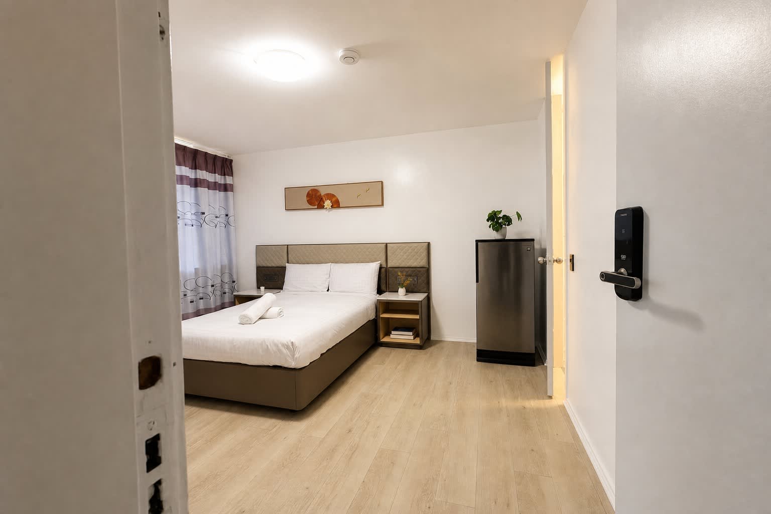 Pymble Queen Room | Private Ensuite Bath — Pymble, New South Wales — vacation rental