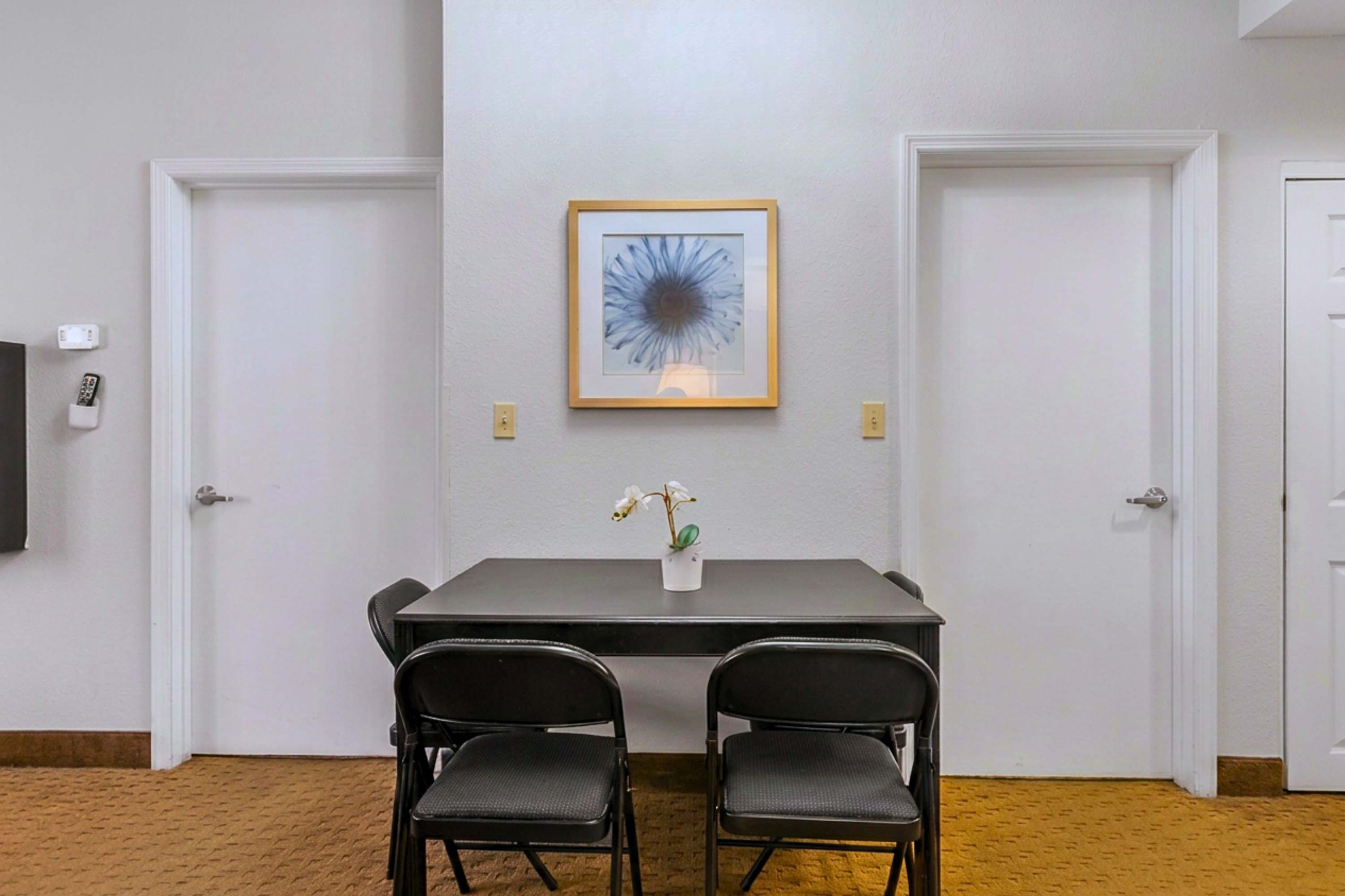 Eat, work, or relax! Comfortable 4-seater dining space built for staying in.
