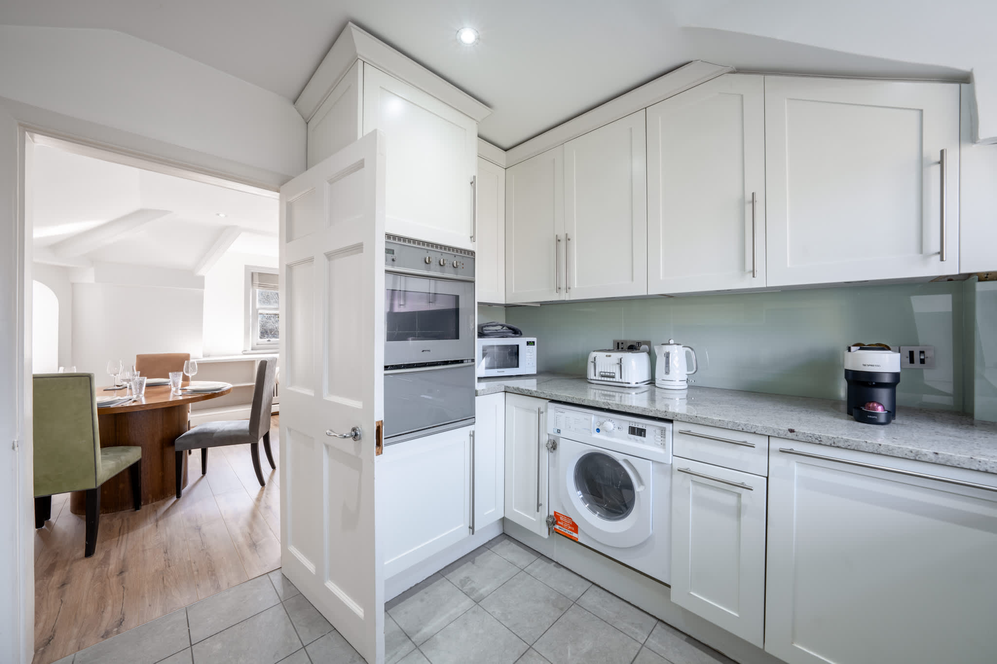 Beautiful 2 bedroom attic behind Harrods in Hans Place SW1X 0JY - Property image 16 - VivreStays