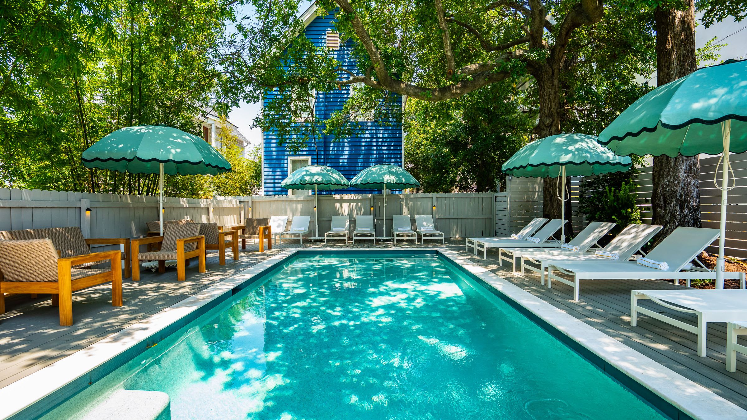 Signature Suite With Modern Amenities And Prime Location - Stylish Oasis - Charleston, SC