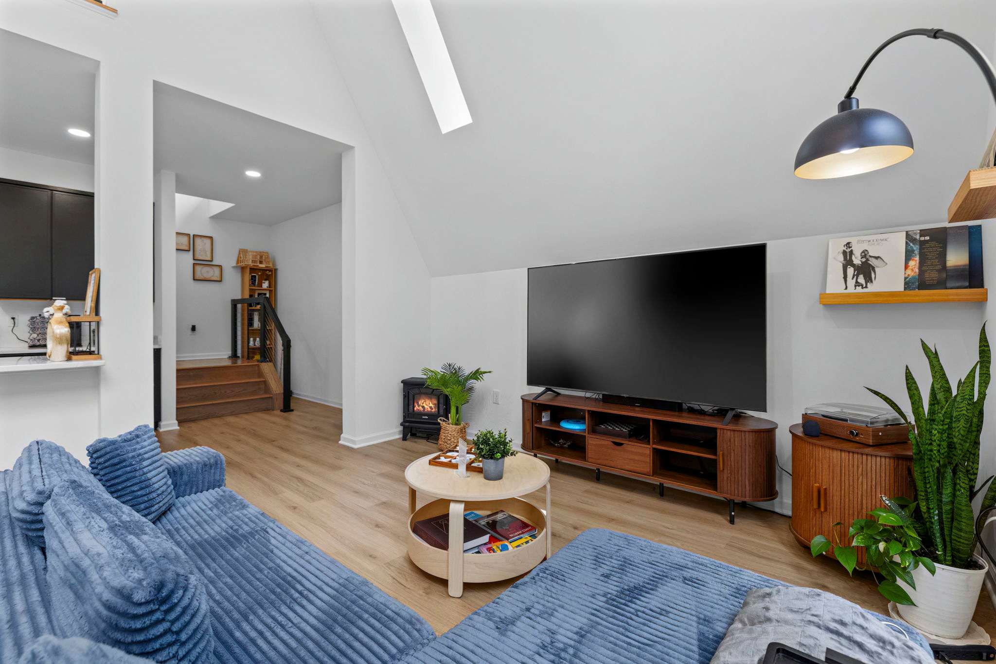 Chalet w/Hot Tub, Deck, Game Room & EV Charger