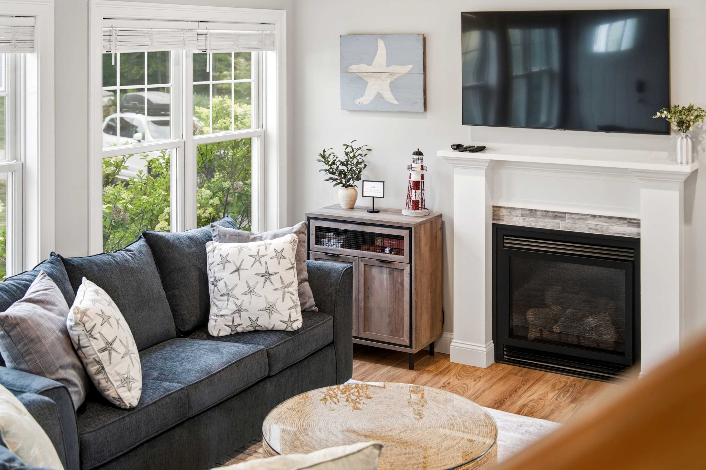 Curl up in the breezy living room & stream all your favorite entertainment
