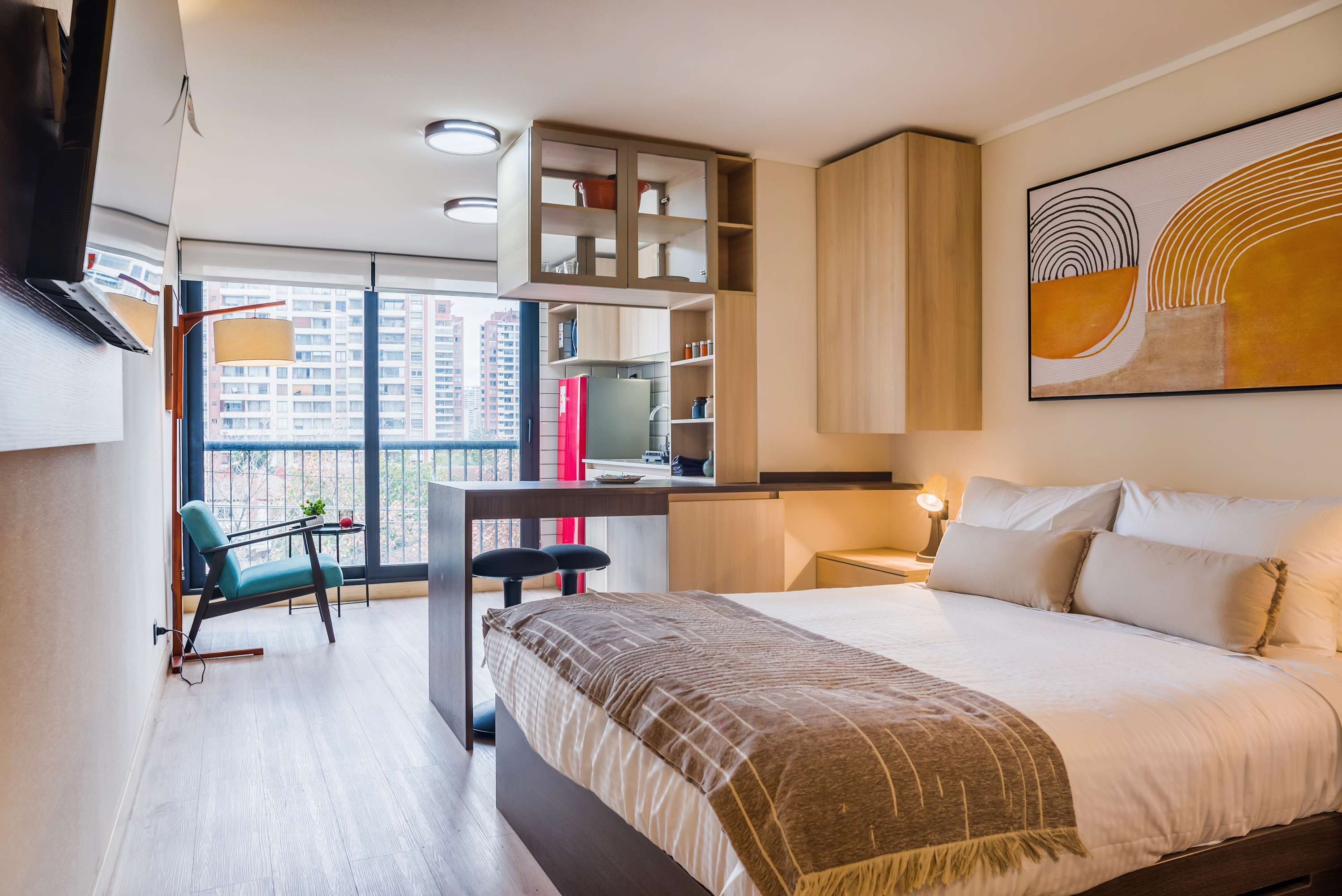Bright and stylish studio with city views, perfect for a cozy stay in the heart of the city.