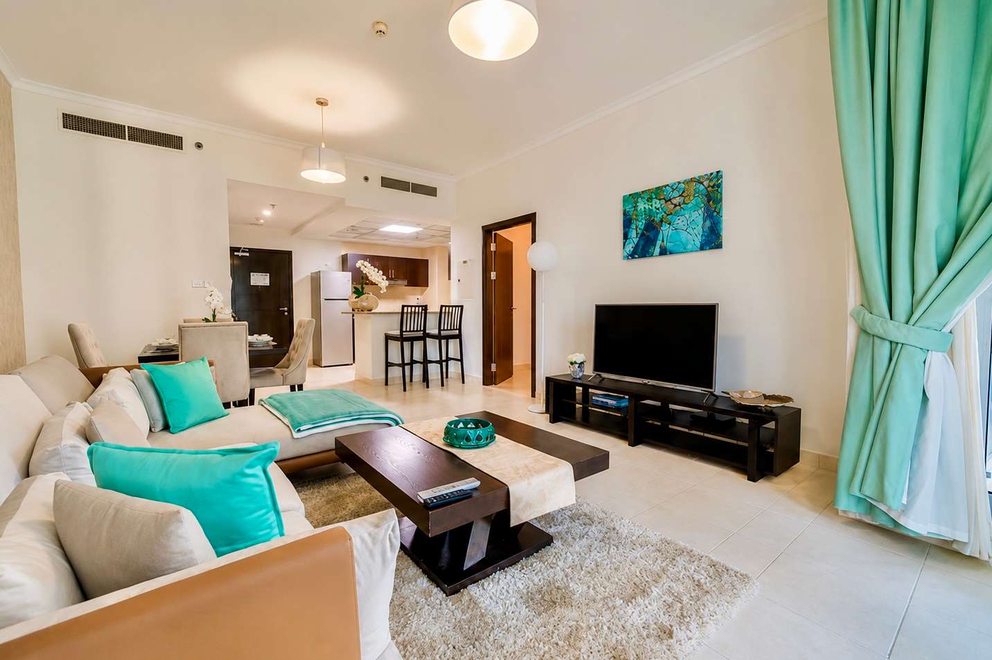 Torch Tower Marina 1BR: Balcony, Gym & Views! - Image 2