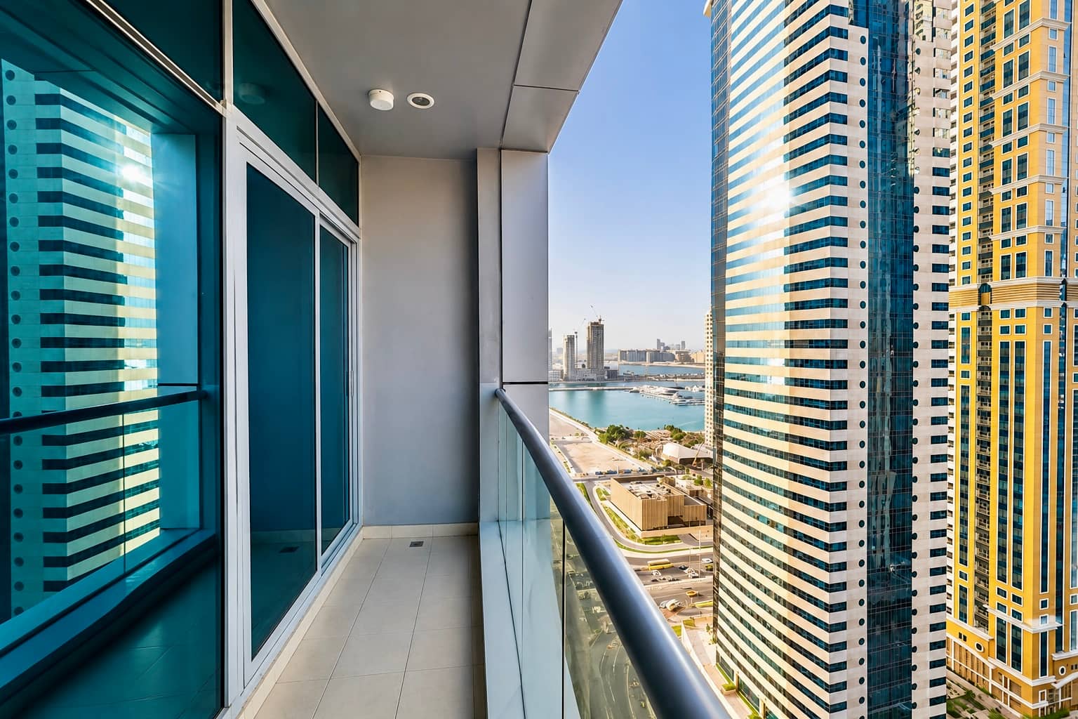 Torch Tower Marina 1BR: Balcony, Gym & Views! - Image 17
