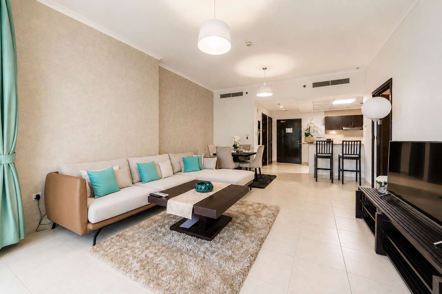 Torch Tower Marina 1BR: Balcony, Gym & Views! - Image 1