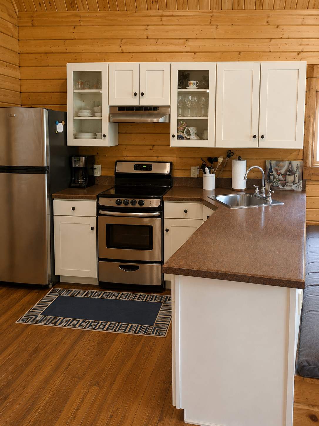 River Cabin w/Kayak, Fire Pit, WiFi & Game Room
