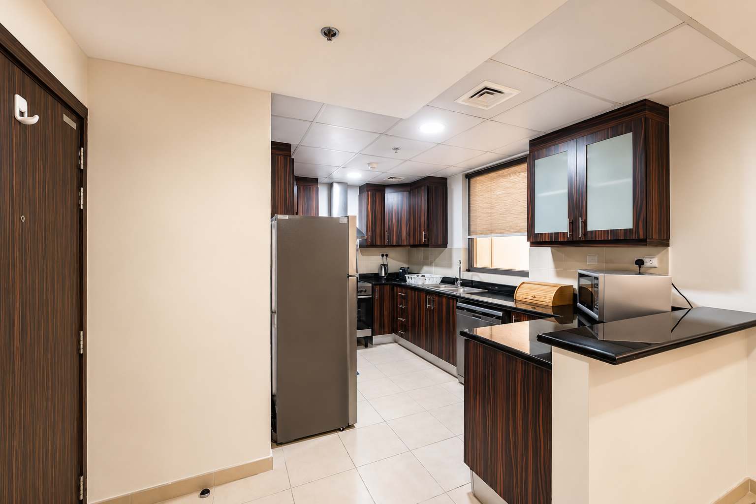 1BR Apartment with Pool & Gym in Dubai - Image 6