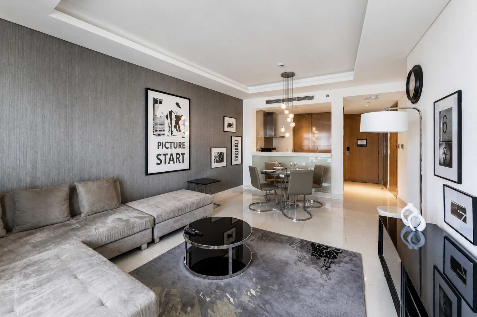 Luxury 1-Bedroom Apartment in Paramount - Image 1