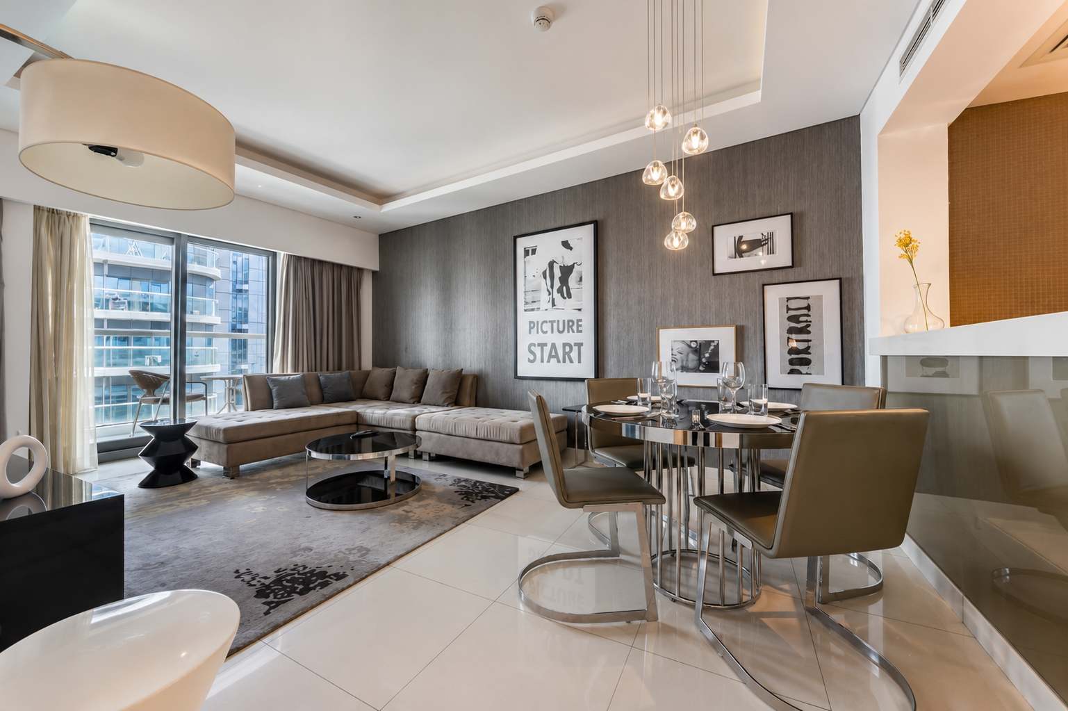 Luxury 1-Bedroom Apartment in Paramount - Image 9