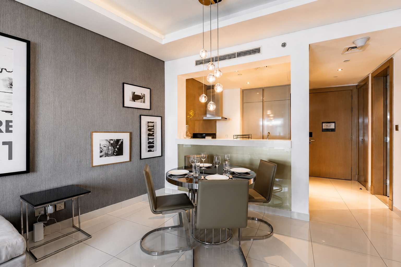Luxury 1-Bedroom Apartment in Paramount - Image 8