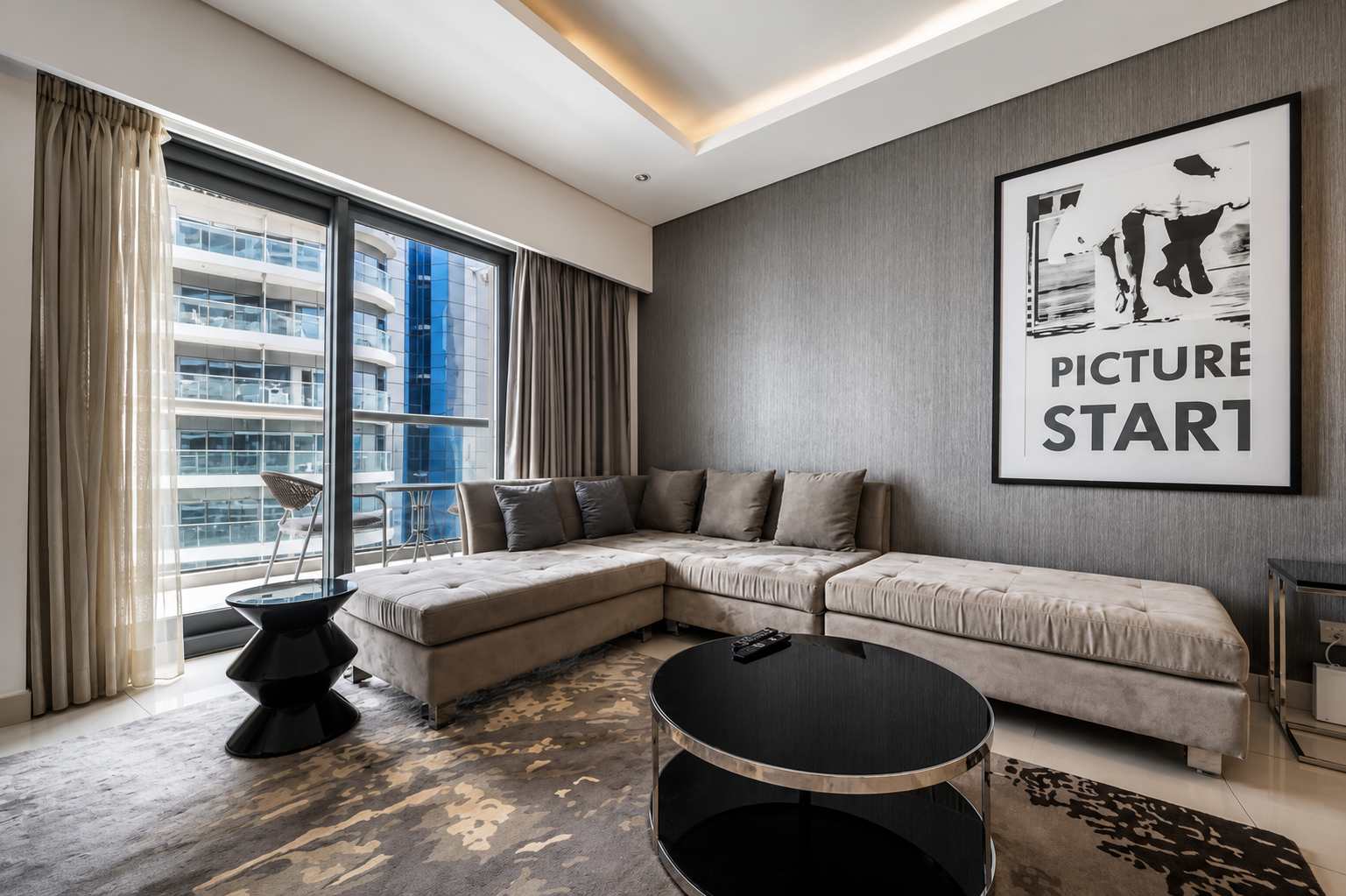 Luxury 1-Bedroom Apartment in Paramount - Image 3