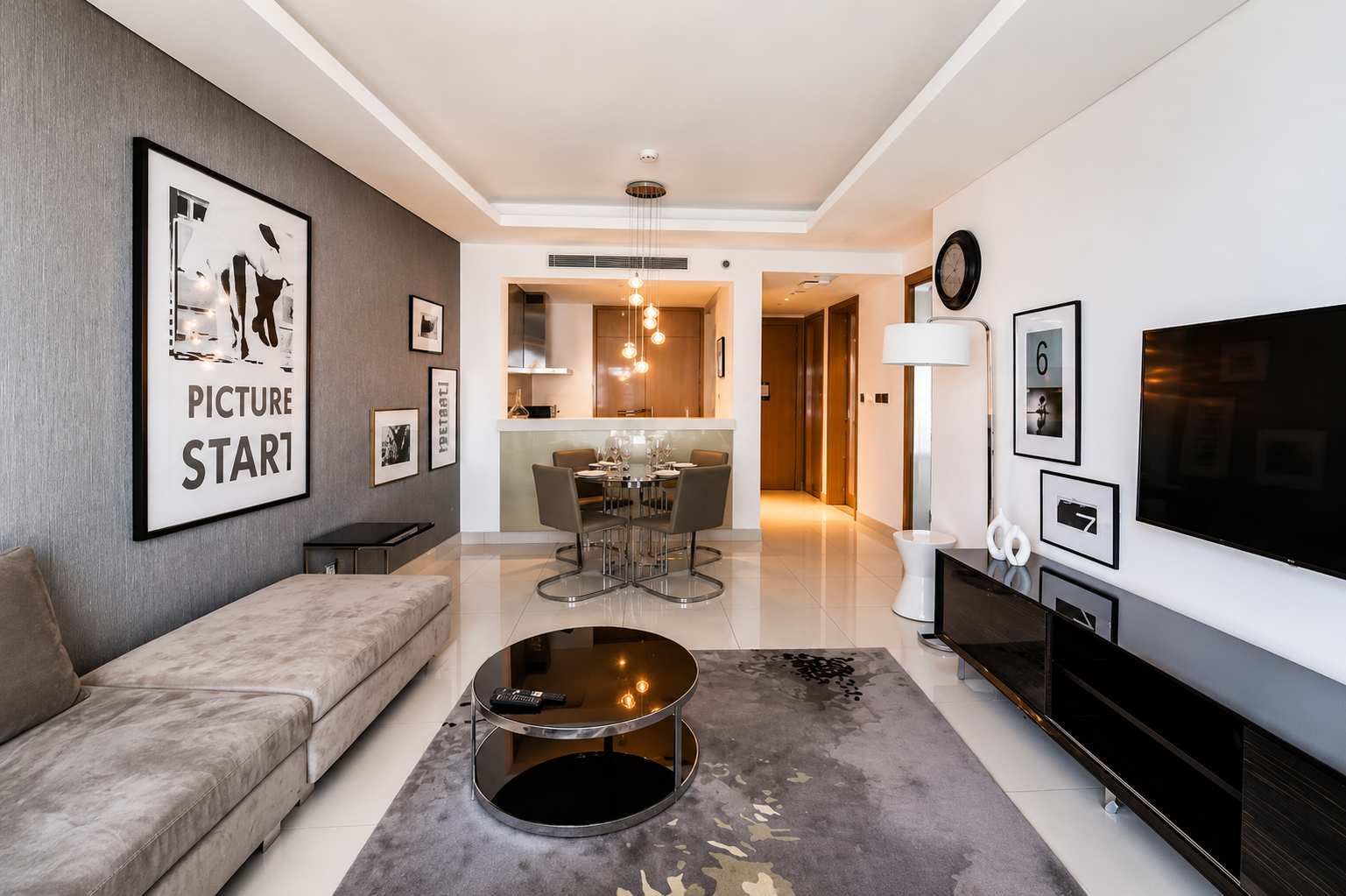 Luxury 1-Bedroom Apartment in Paramount - Image 2