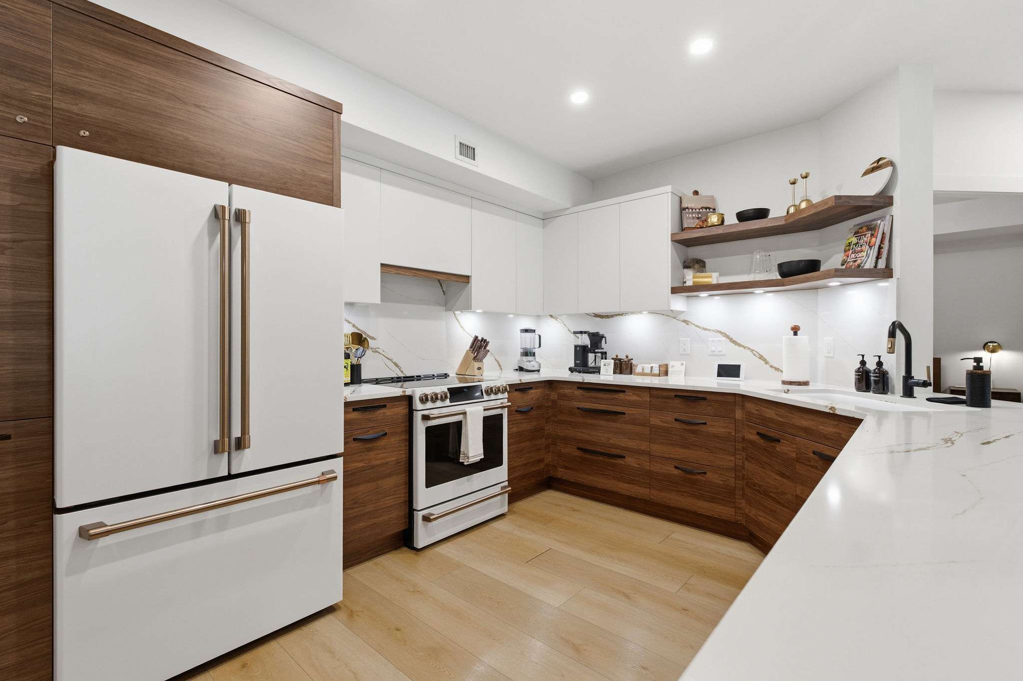 Kitchen | Discovery Bay 108 in Kelowna, British Columbia by Luxus Vacation Properties