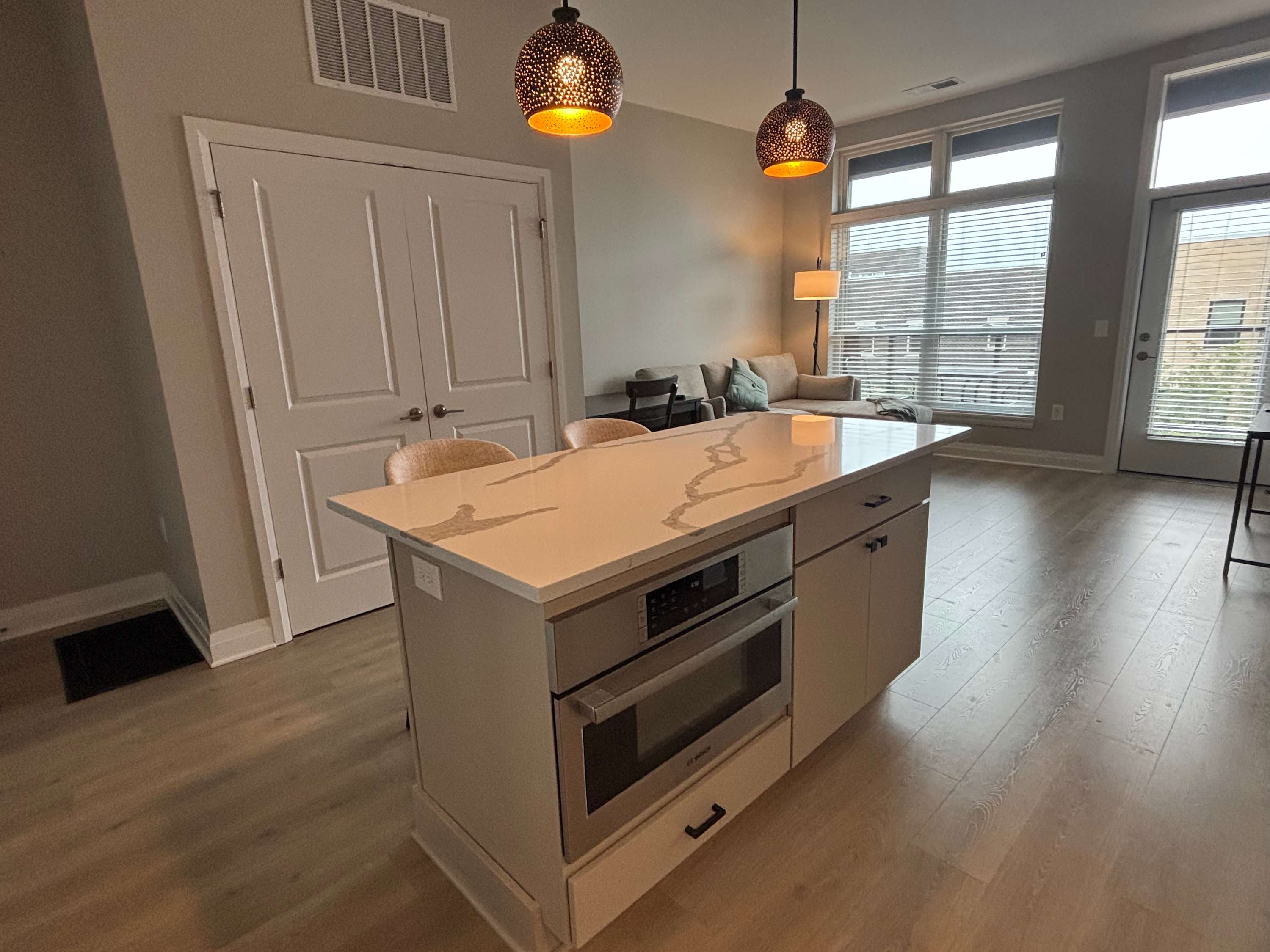 Modern 1BR Bridge Park in Dublin with Balcony and Pool