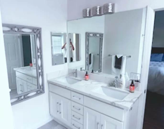 Guest Bedroom 1 Ensuite Bathroom Sinks