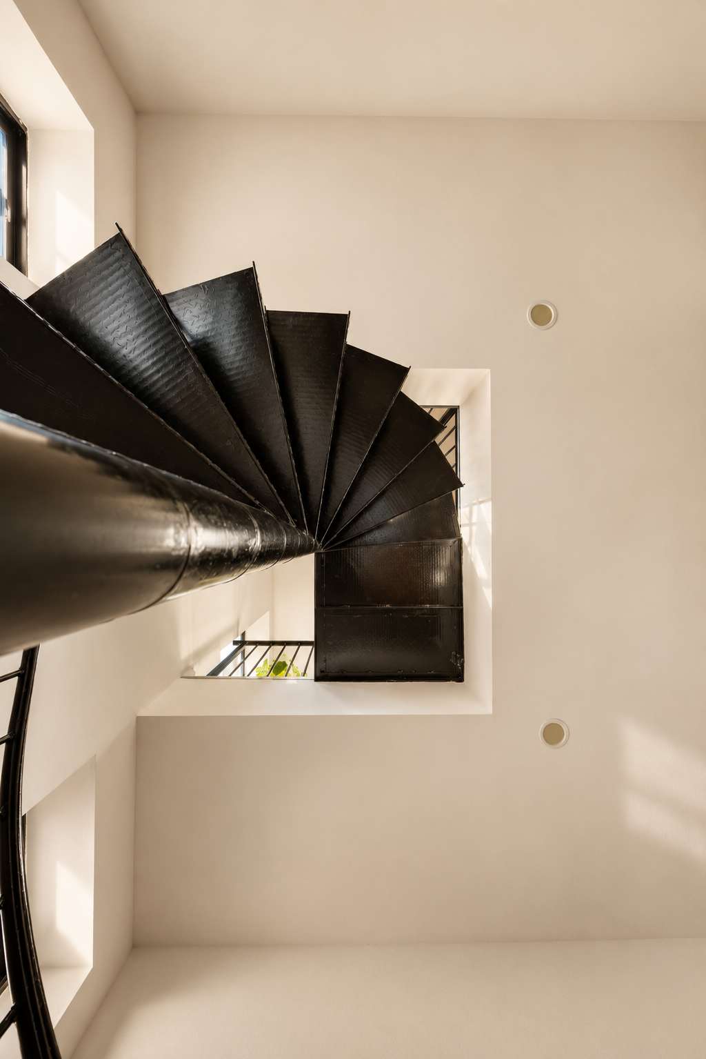 Photo #20 of Midtown Duplex