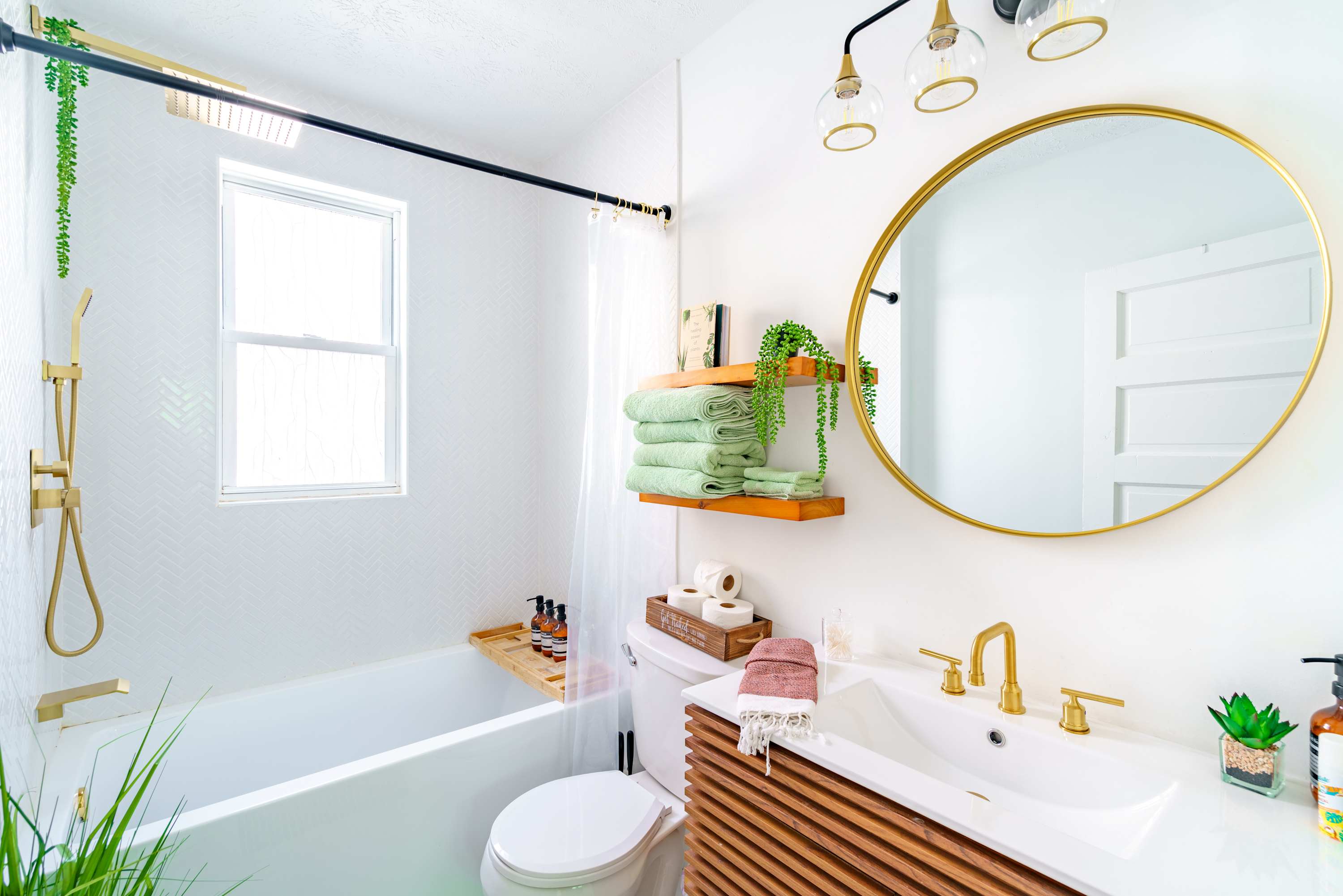 🌿Jungle Casa by Jungle House | Near Nationwide Arena, Convention Center & OSU | Downtown & Short North | Walkable to High Street | 5,800+ Reviews | Private Parking 6