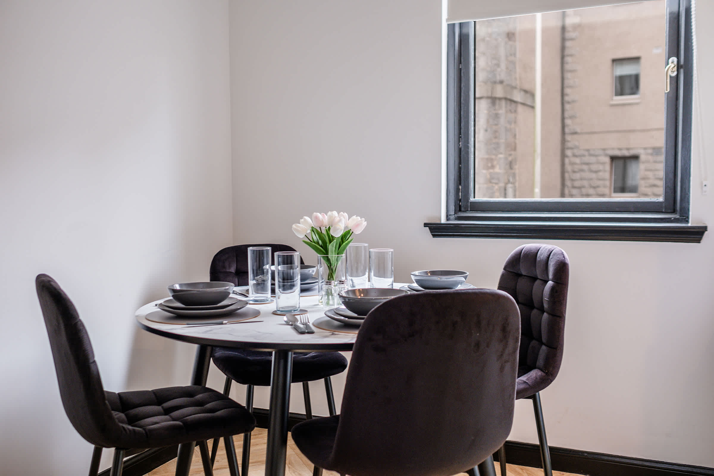Stylish 2BR-Near Union Square &Train Station-Wi-Fi - Central Location in Strawberrybank Parade AB11 - Property image 5 - VivreStays