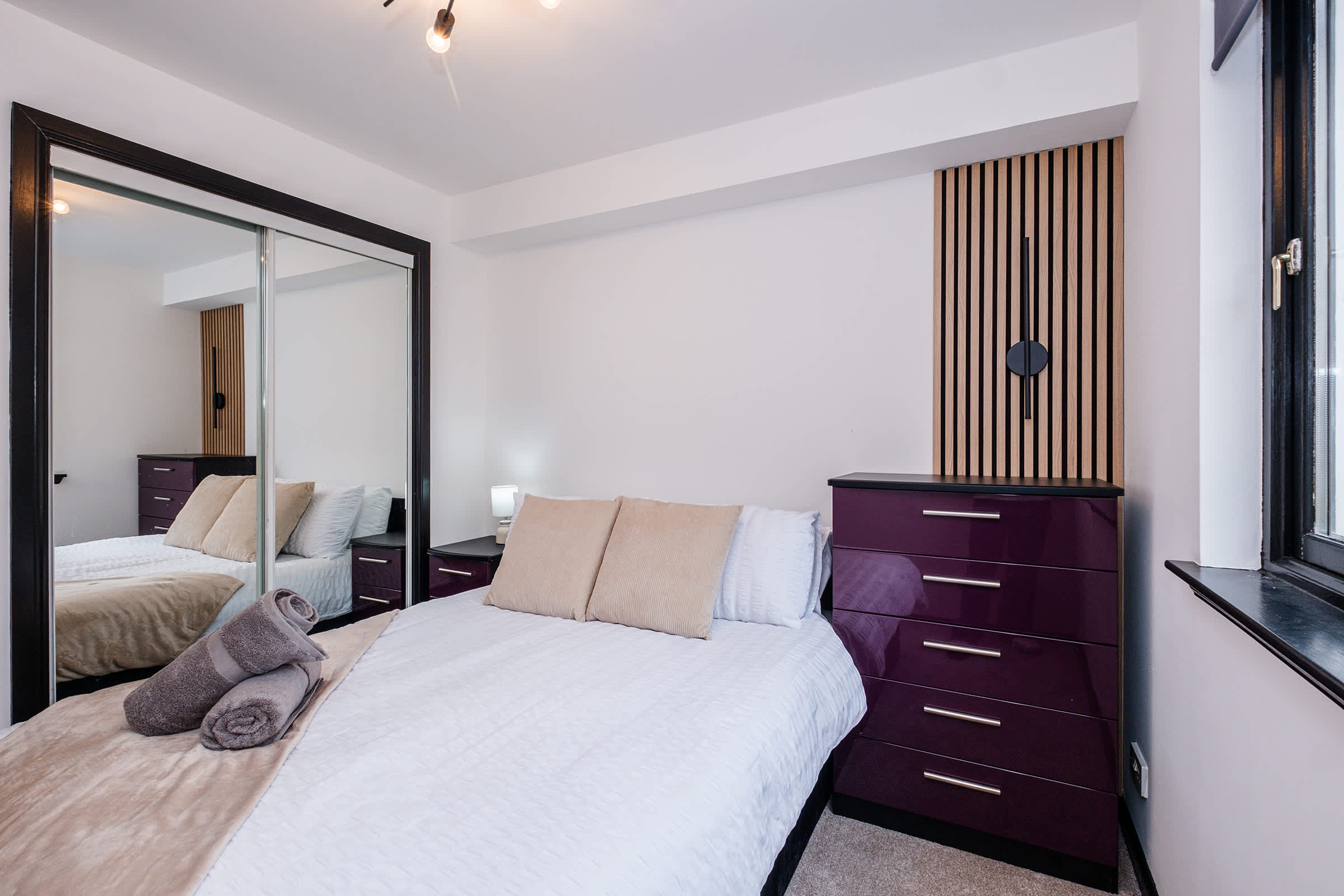 Stylish 2BR-Near Union Square &Train Station-Wi-Fi - Central Location in Strawberrybank Parade AB11 - Property image 3 - VivreStays