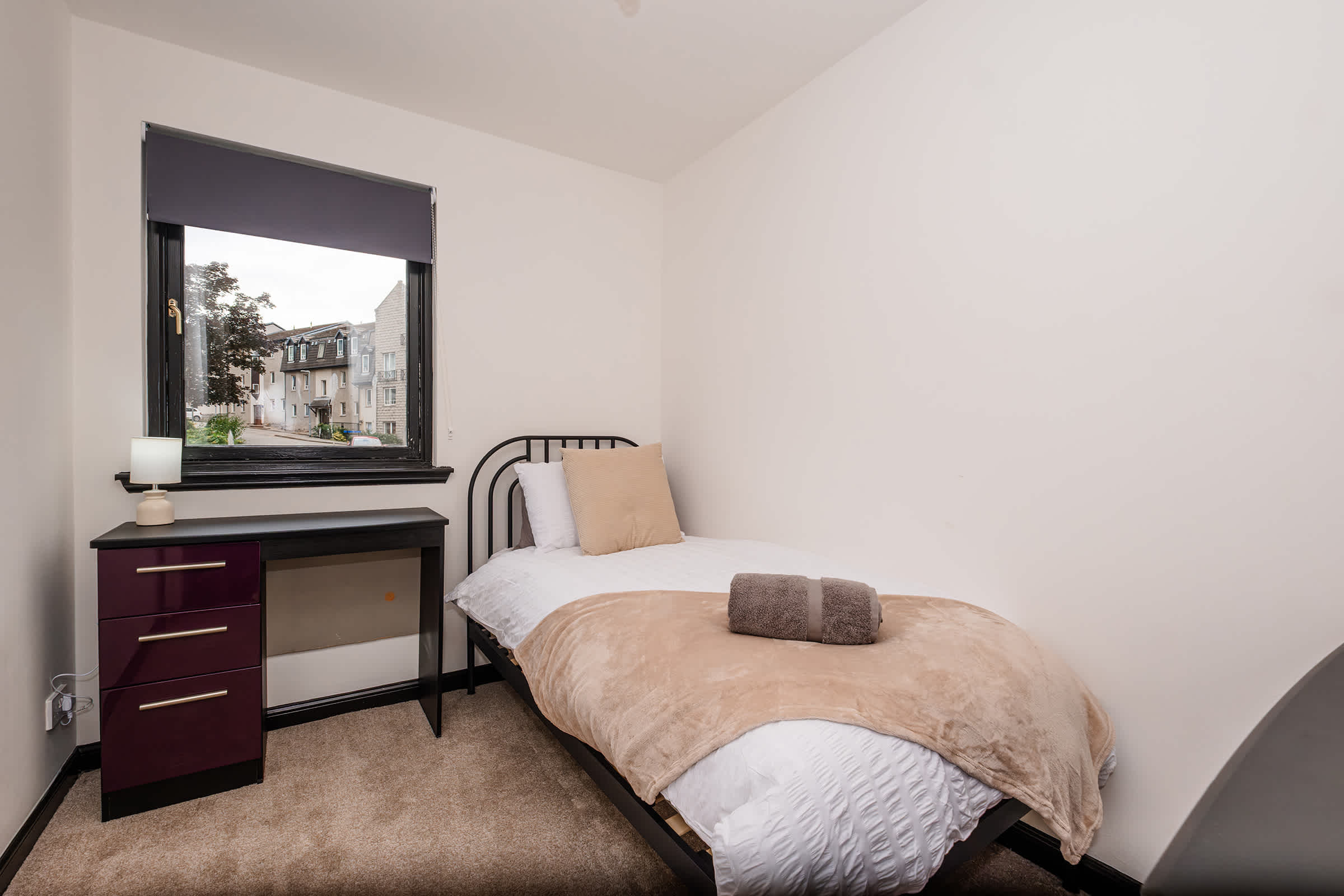 Stylish 2BR-Near Union Square &Train Station-Wi-Fi - Central Location in Strawberrybank Parade AB11 - Property image 15 - VivreStays