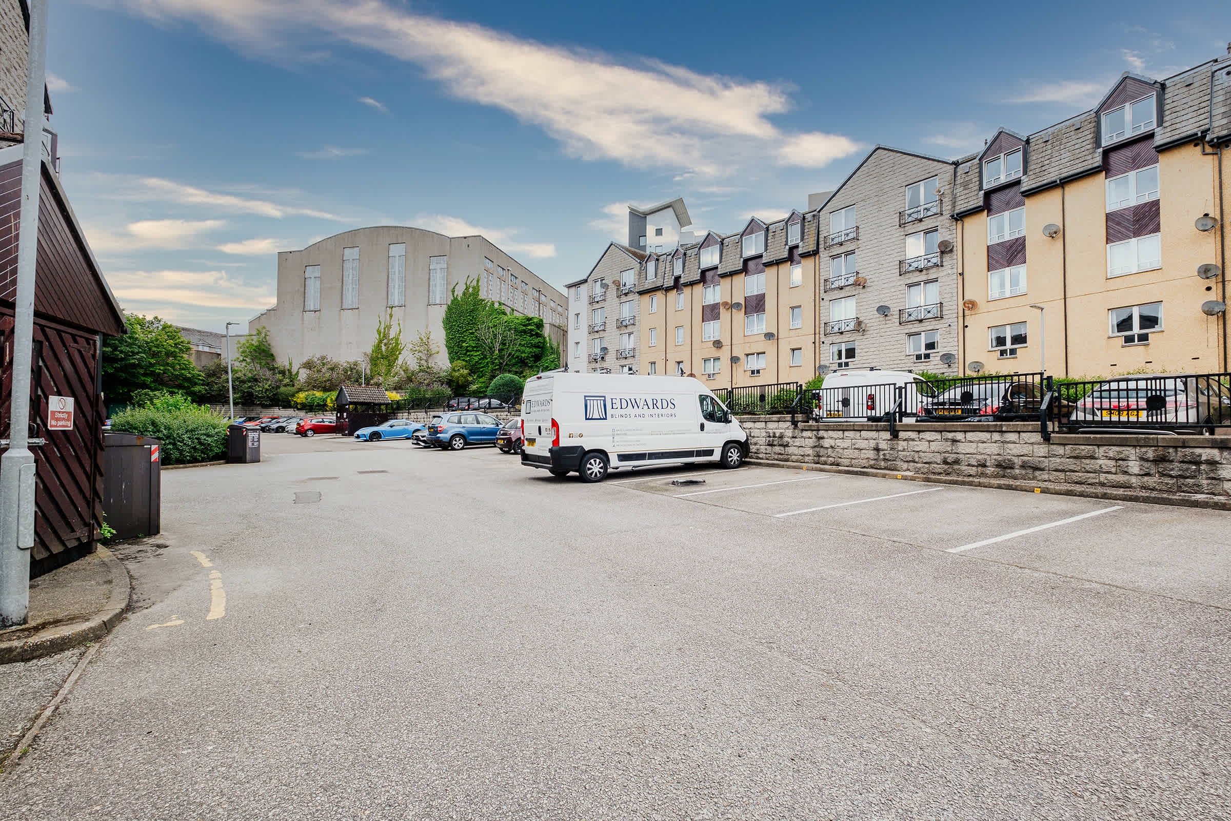 Stylish 2BR-Near Union Square &Train Station-Wi-Fi - Central Location in Strawberrybank Parade AB11 - Property image 18 - VivreStays