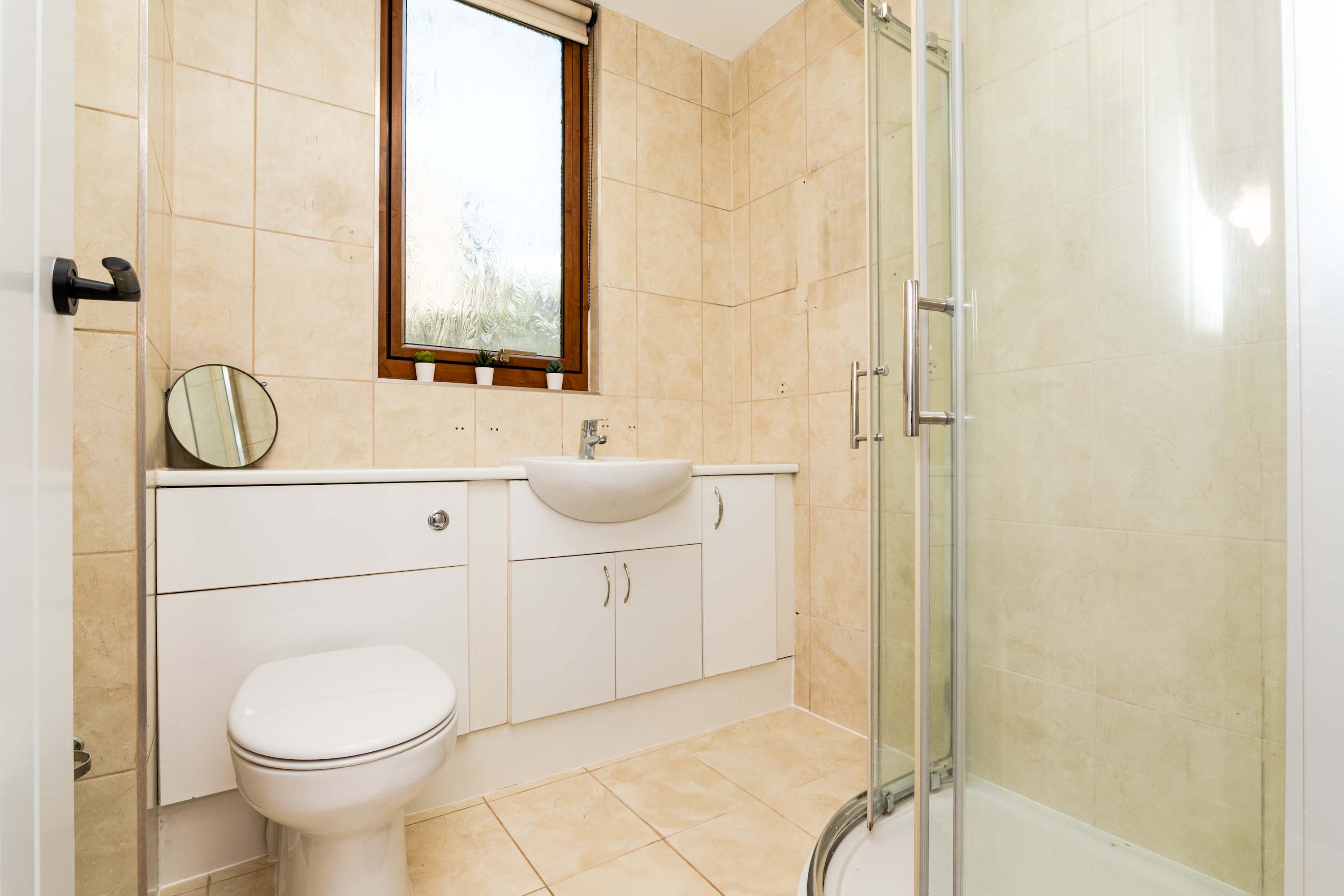 View Spacious Inverurie Stay -Nr Train Station -Parking in Falconer Place 14 AB51 4RN Spacious Inverurie Stay -Nr Train Station -Parking in Falconer Place 14 AB51 4RN - Property image 16 - VivreStays