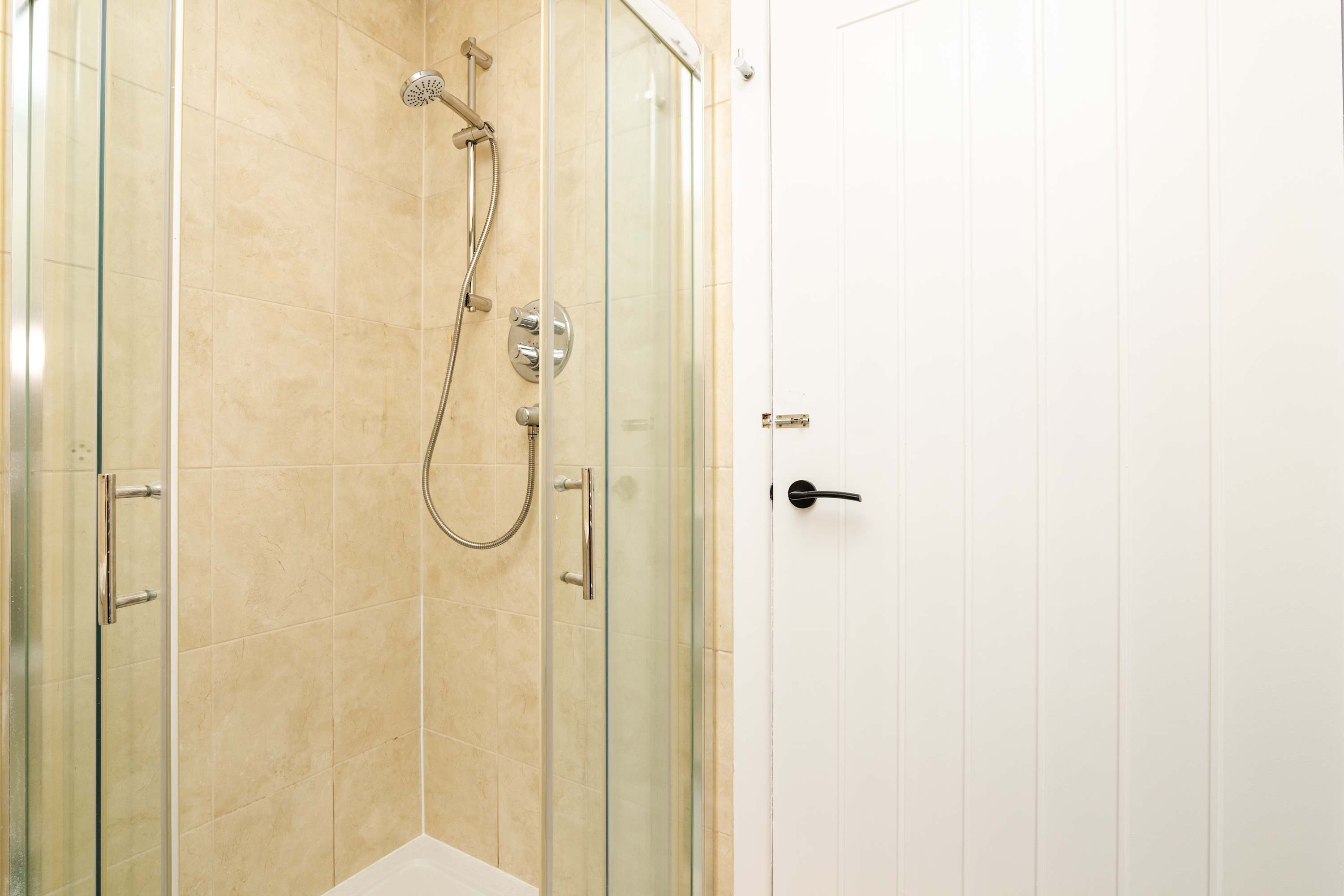 View Spacious Inverurie Stay -Nr Train Station -Parking in Falconer Place 14 AB51 4RN Spacious Inverurie Stay -Nr Train Station -Parking in Falconer Place 14 AB51 4RN - Property image 18 - VivreStays