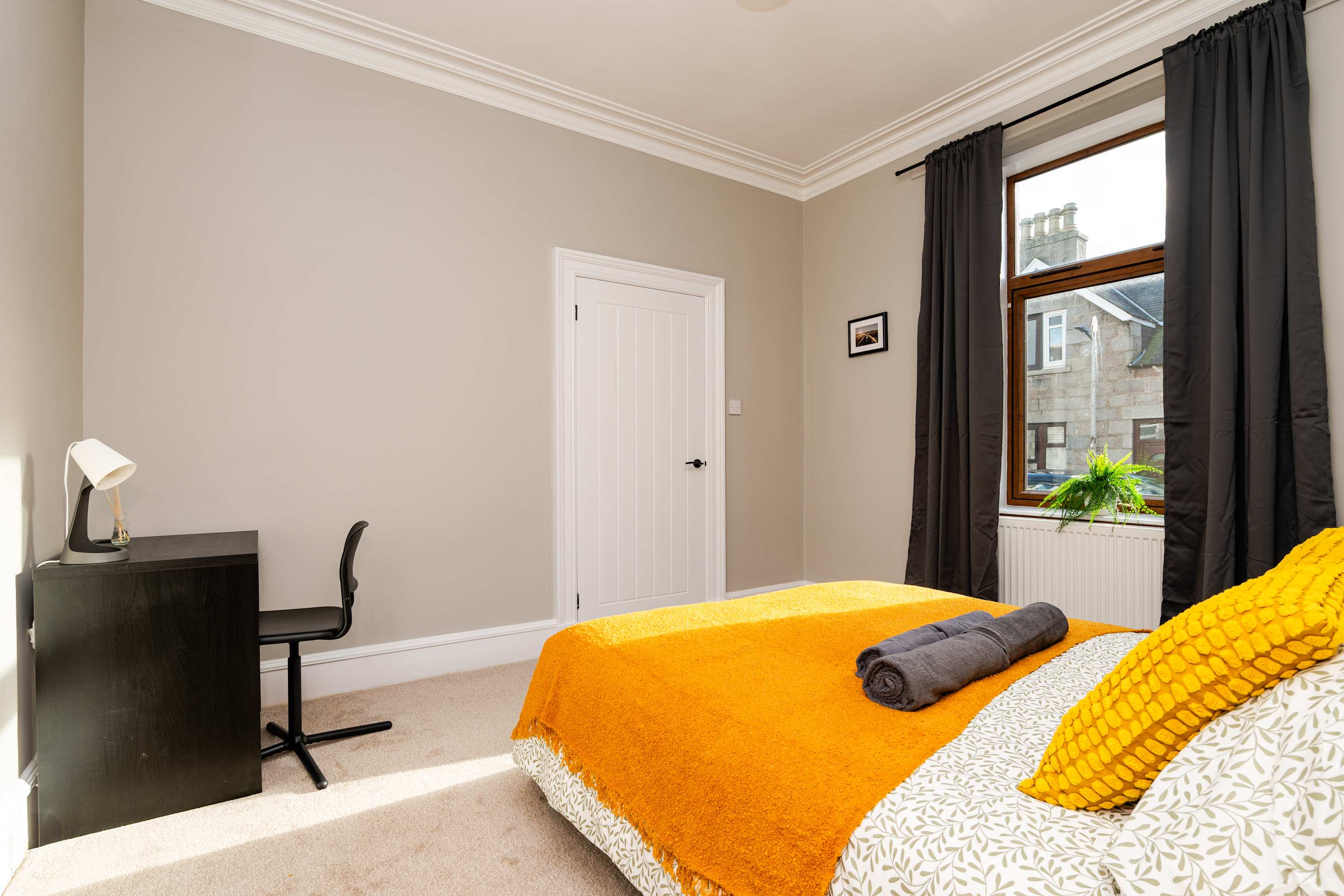 View Spacious Inverurie Stay -Nr Train Station -Parking in Falconer Place 14 AB51 4RN Spacious Inverurie Stay -Nr Train Station -Parking in Falconer Place 14 AB51 4RN - Property image 12 - VivreStays